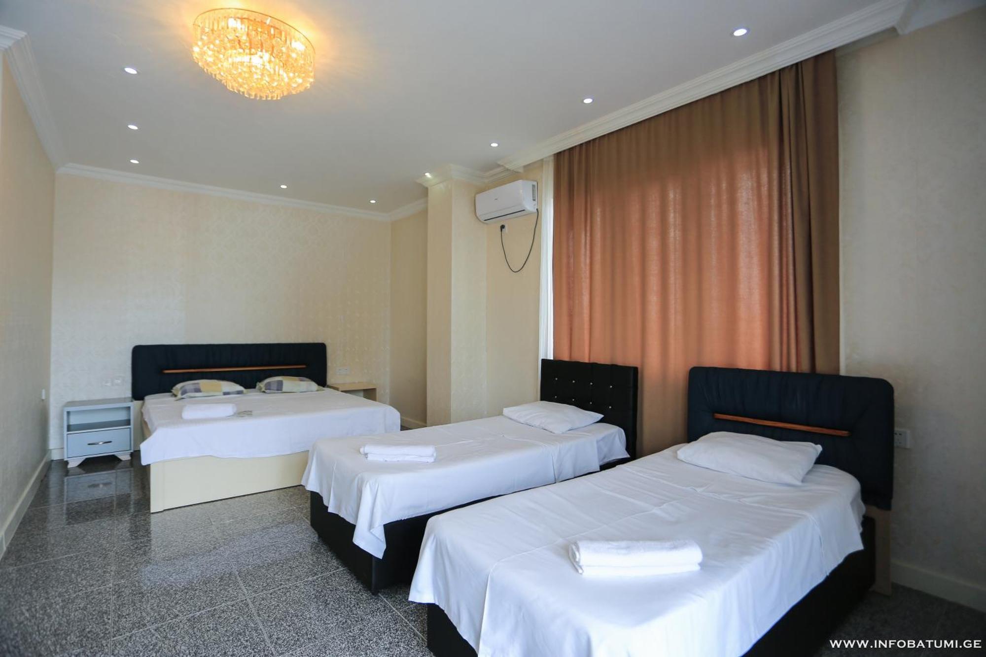 Hotel Carleone Batumi Exterior foto